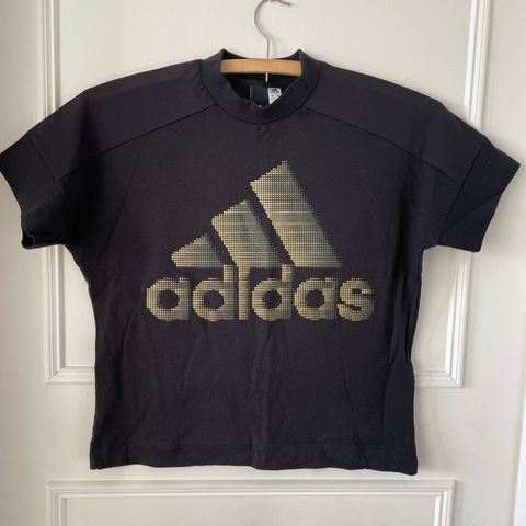 Adidas crop Tee str S