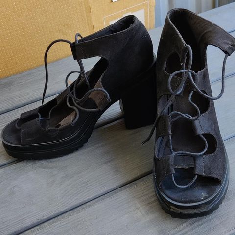 Sandaler med hæl
