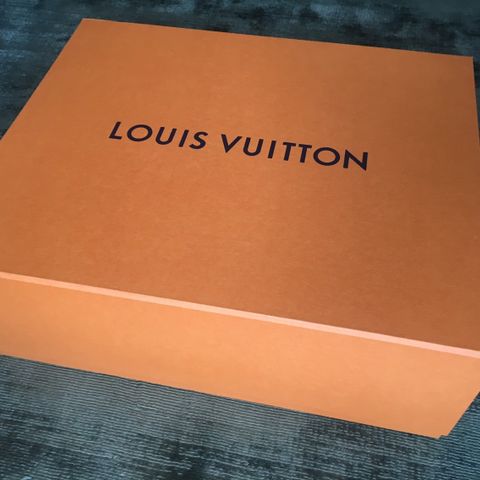 Stor LOUIS VUITTON BOX