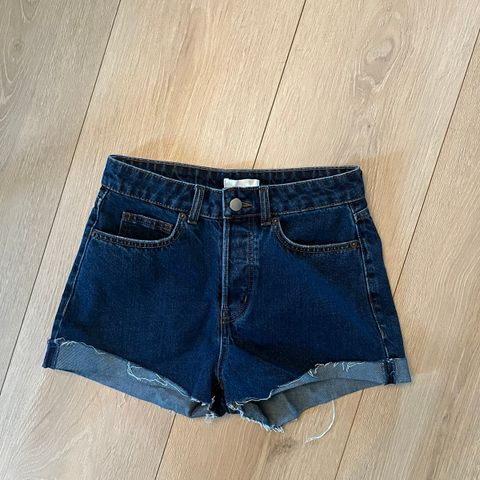 Ubrukt Olashorts. Myk denim./Str Small (Nypris 299,-)