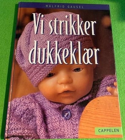 Vi strikker dukkeklær + strikk dukkeklær