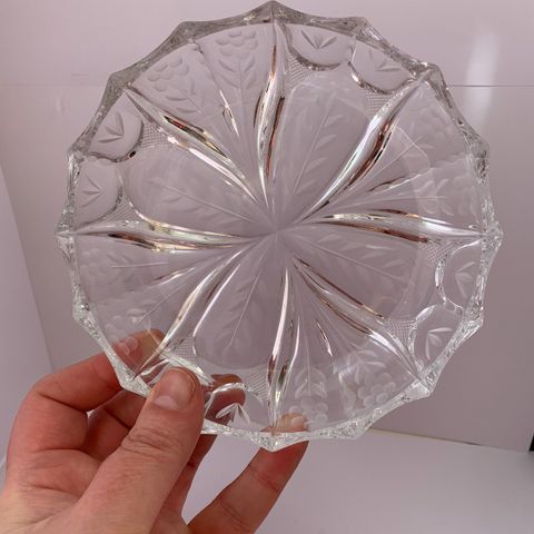 Vintage krystall asjett eller liten tallerken skål