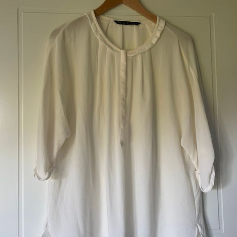 Kremfarget/off-white Zara chiffon bluse str XL