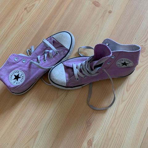 Lilla Converse str 34