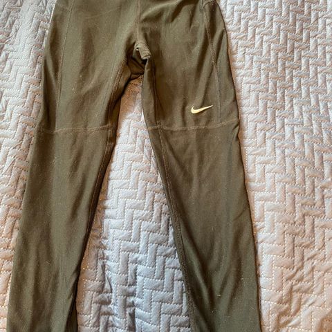 Nike tights str. 128-137