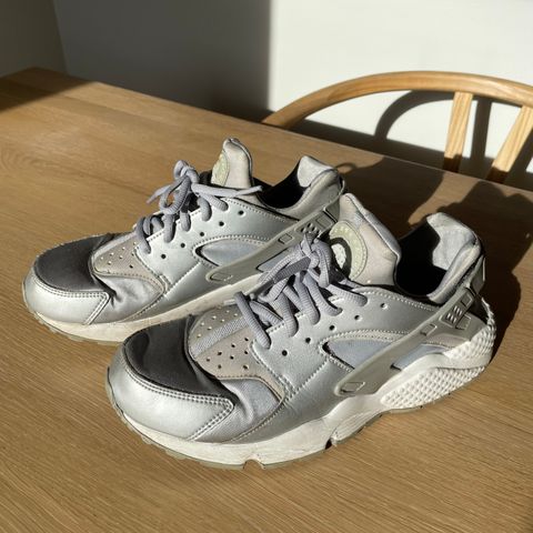 Nike Air sølvfarget