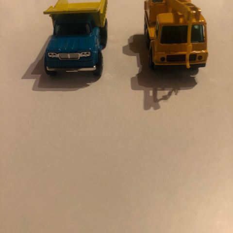 4 Matchboxbiler. No 48 Dodge Dumper. #63 Dodge Crane Truck.