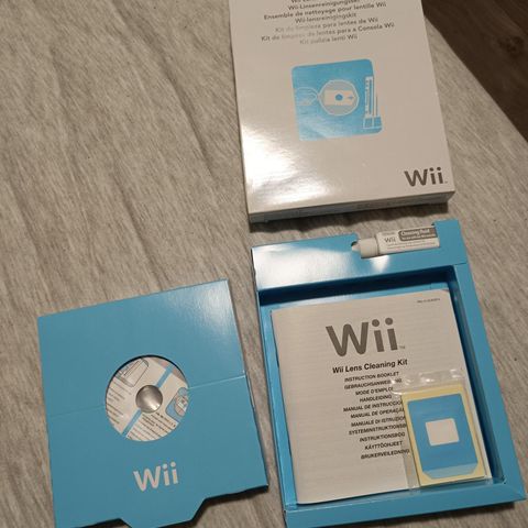 Nintendo Wii lens cleaning kit