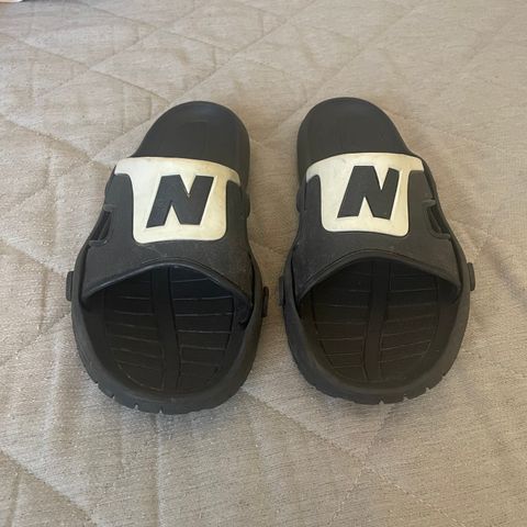 New Balance slippers «flip flops»