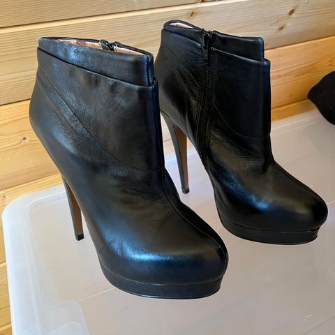 Ankle Skinn Boots Fra Aldo