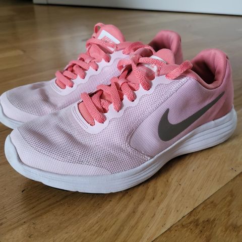 Nike joggesko str 36.5 23.5cm pent brukte