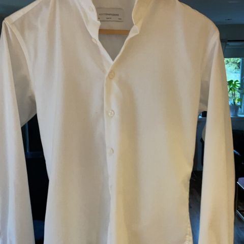 Hvit skjorte Slim fit Montenapoleone str 37/5 Italy Dress skjorte