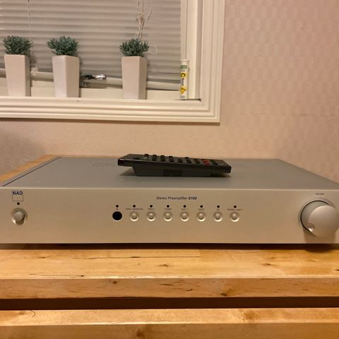 nad s 100 forforsterker