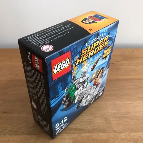 76070 - LEGO Super Heroes Wonder Woman vs Doomsday