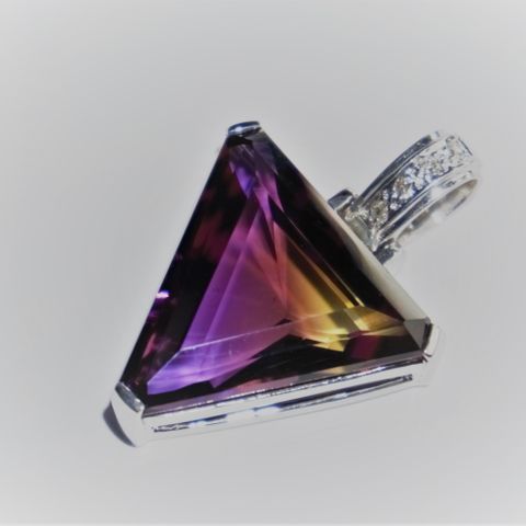 Ametrine. Ametyst, Citrin og 4 Diamanter. 8.25g Hvitt gull