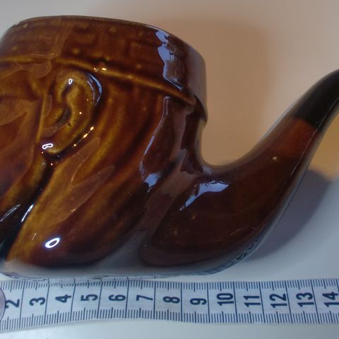 Askebeger formet som en pipe med ansikt / Pipeaskebeger Porselen . trnd 240