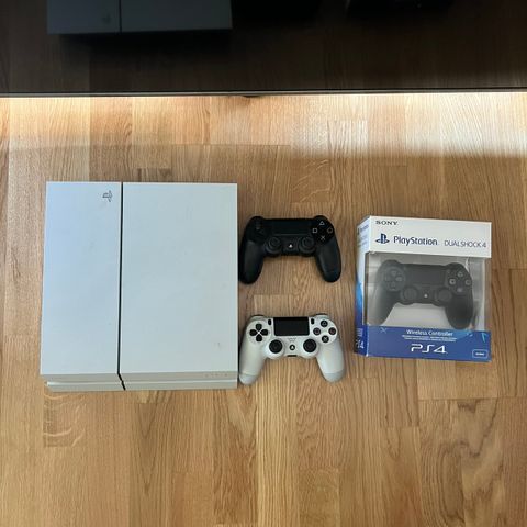 playstation 4 3 fjernkontroller og 6 spill