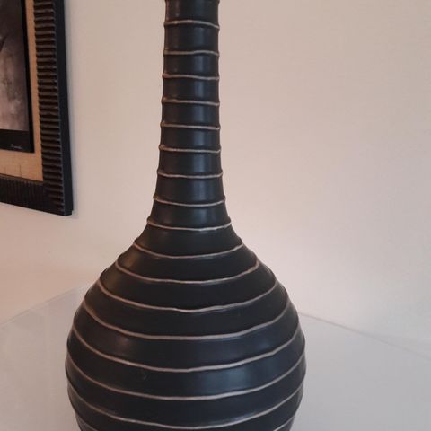 Keramikk vase fra Harald Stöen. Nydelig