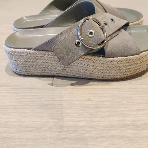 ZARA Sandaler lite brukt til salgs