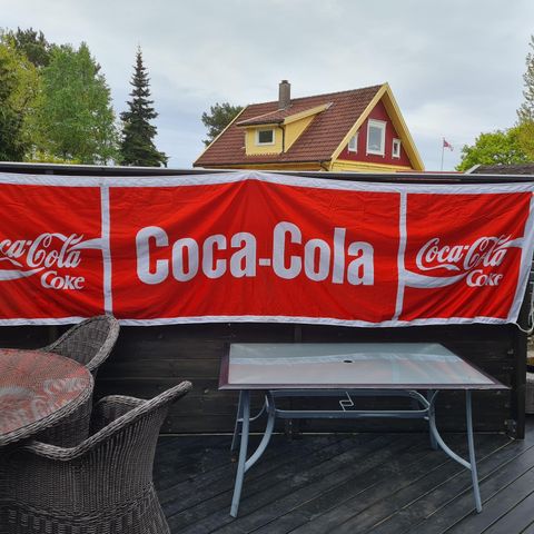 Coca-Cola banner selges høystbydende