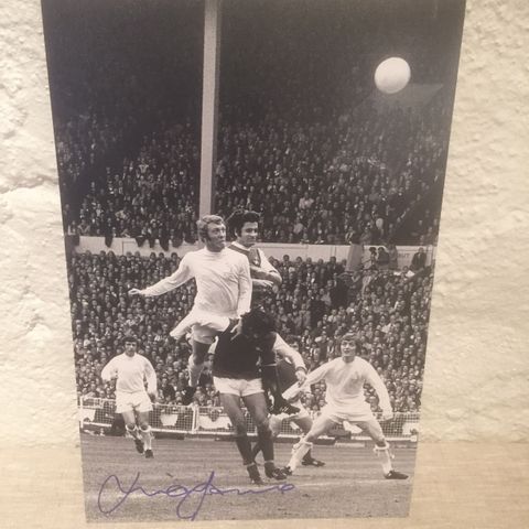 Leeds United - Mick Jones signert A4-fotografi med COA