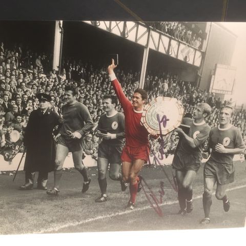 Liverpool - Ron Yeats fantastisk flott signert 25x20 cm fotografi med COA