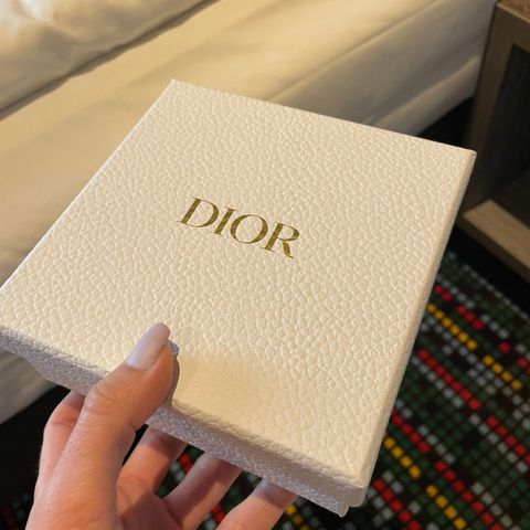 Dior eske liten