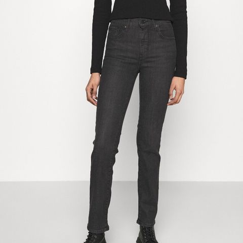 Levi’s 724 high rise straight