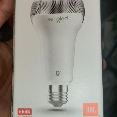 Led light bulb with bluetooth audio. Super good condition