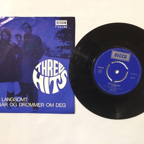 THREE HITS / KJØR LANGSOMT - 7" VINYL SINGLE (M/BL.A. VIDAR LØNN ARNESEN)