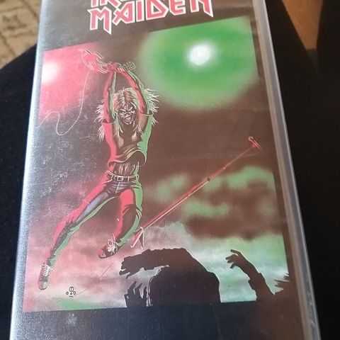 Selger bort Iron Maiden  Rainbow 1980 VHS kassett