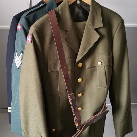 Eldre Serviceuniform Hæren