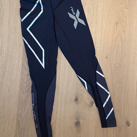 2XU treningstights str. XS