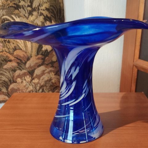 Kantarell vase  kunstglass