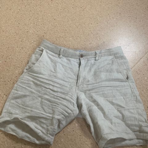 Lin shorts selges billig (kan sendes)