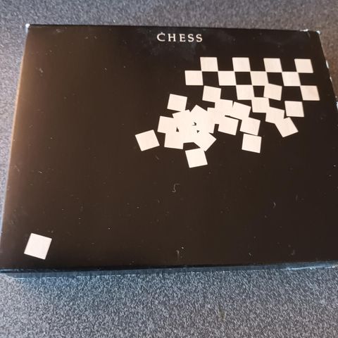 Kassett  fra musikalen Chess selges.