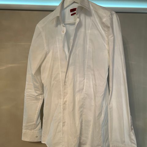 Hugo Boss skjorte hvit