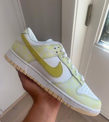 Nike Dunk Low Yellow Strike