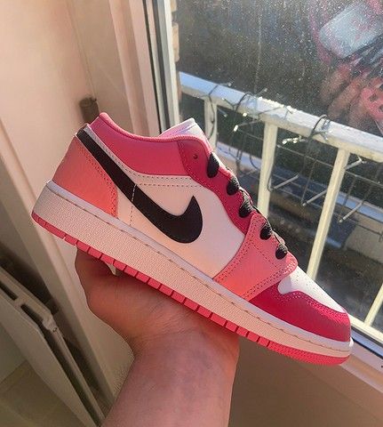 Nike Air Jordan 1 Low Pink