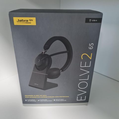 Jabra Evolve2 65 med original eske, etui, USB plugg, USB ledning og docking