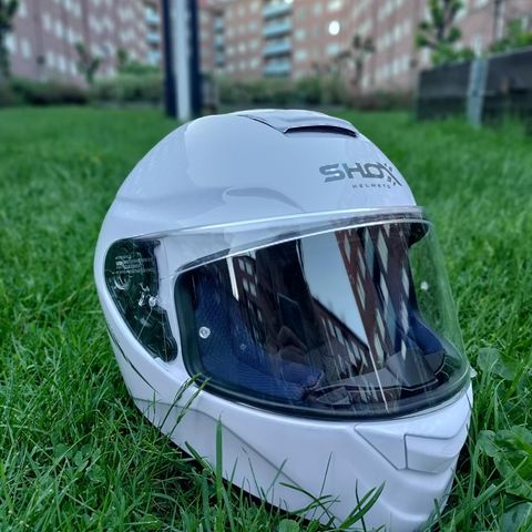 Ny pris! Nesten ny solid MC-hjelm fra Shox helmets