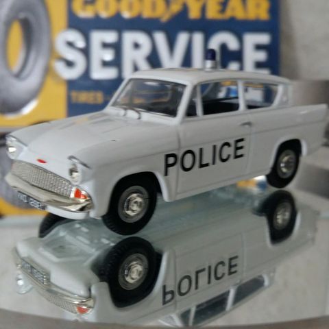 Ford Angla Police Vanguards prod.2002