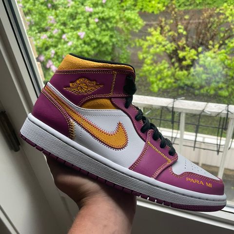 Nike Air Jordan 1 Mid La Familia