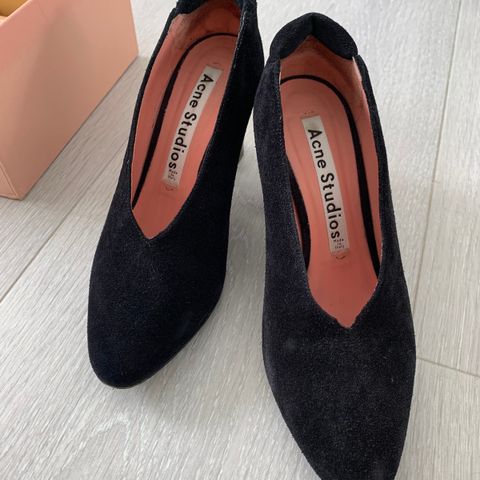 Acne pumps str 36