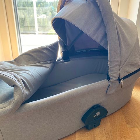 Liggedel til Britax Smile 3 i fargen Frost Grey/Brun