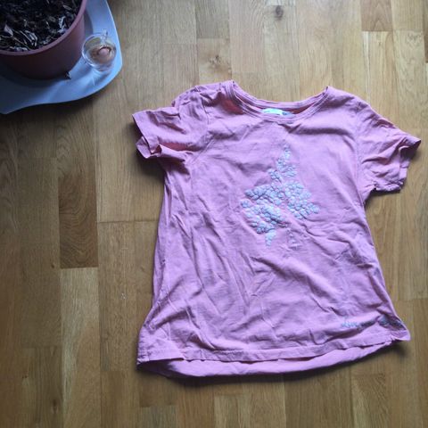 søt gammelrosa tshirt