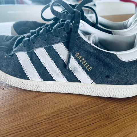 Adidas Gazelle sko str. 35,5