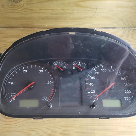 Speedometer VW CARAVELLE  2001 .  2.5 TDI   .  102 HK. 