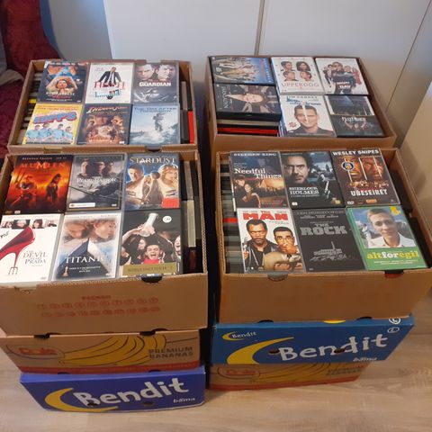 Stor mengde DVD, 40++ banankasser