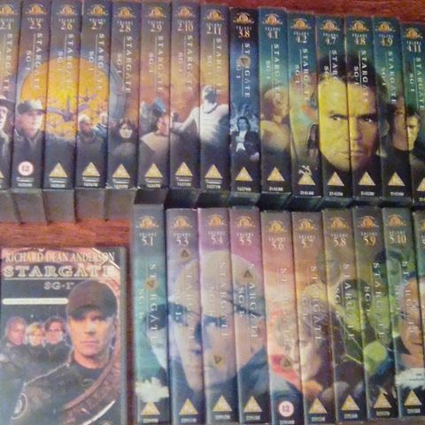 VHS Sci-Fi Science Fiction serier filmer Stargate StarWars StarTrek FarScape